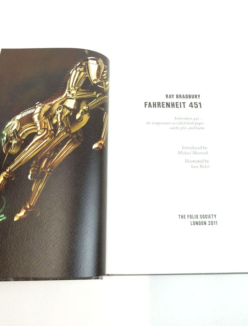 Ray Bradbury's Fahrenheit 451 - Tradebook for Courses