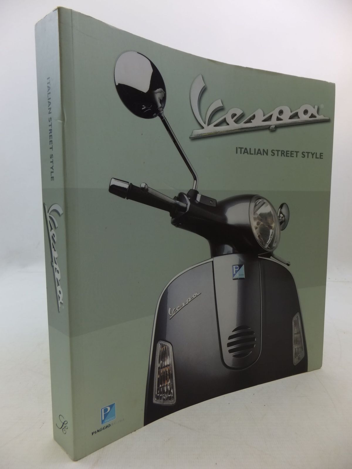 Photo of VESPA ITALIAN STREET STYLE published by Piaggio, Scriptum Editions (STOCK CODE: 2112528)  for sale by Stella & Rose's Books