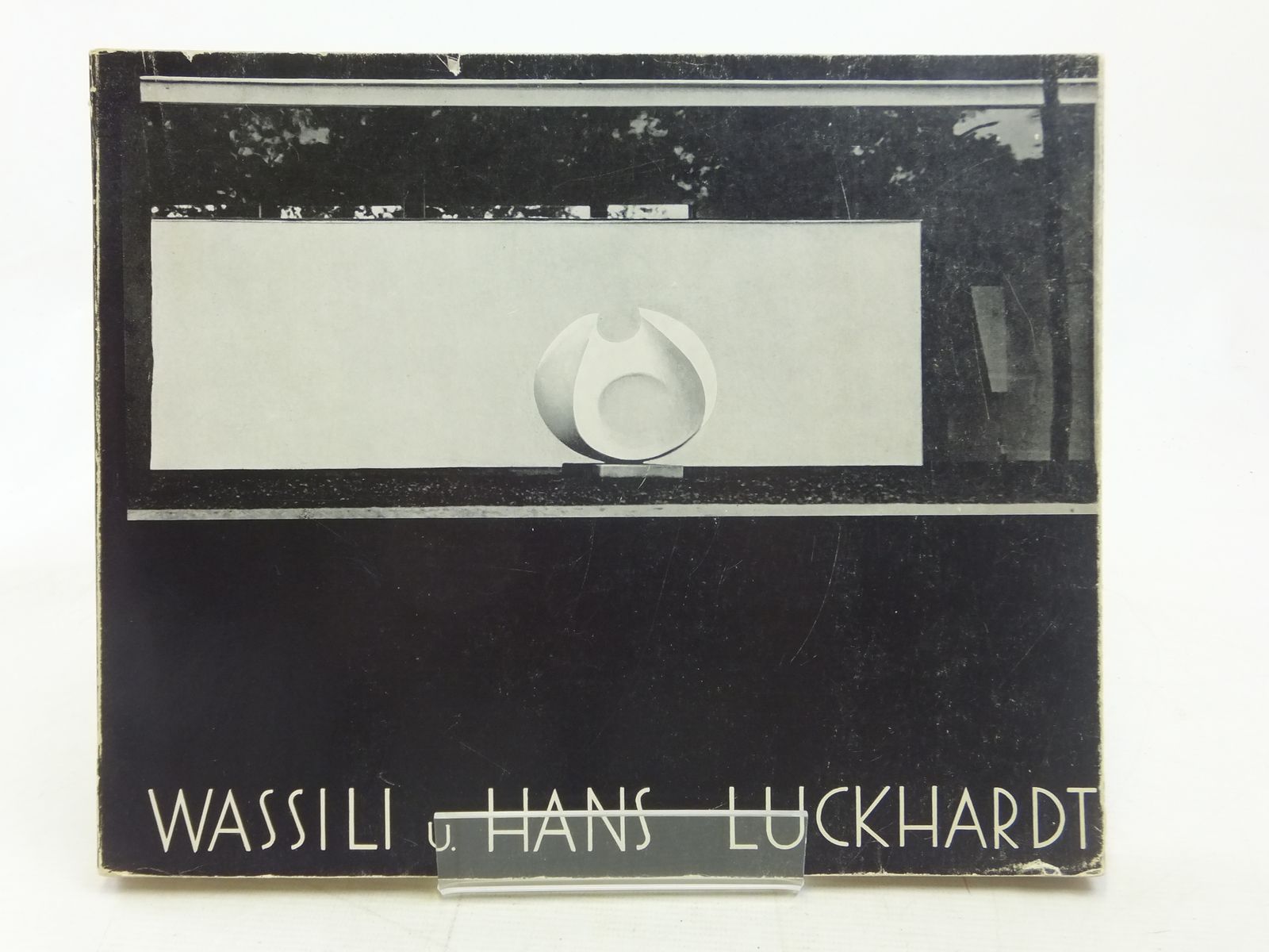 Photo of WASSILI UND HANS LUCKHARDT BAUTEN UND ENTWURFE written by Kultermann, Udo published by Ernst Wasmuth (STOCK CODE: 2114991)  for sale by Stella & Rose's Books