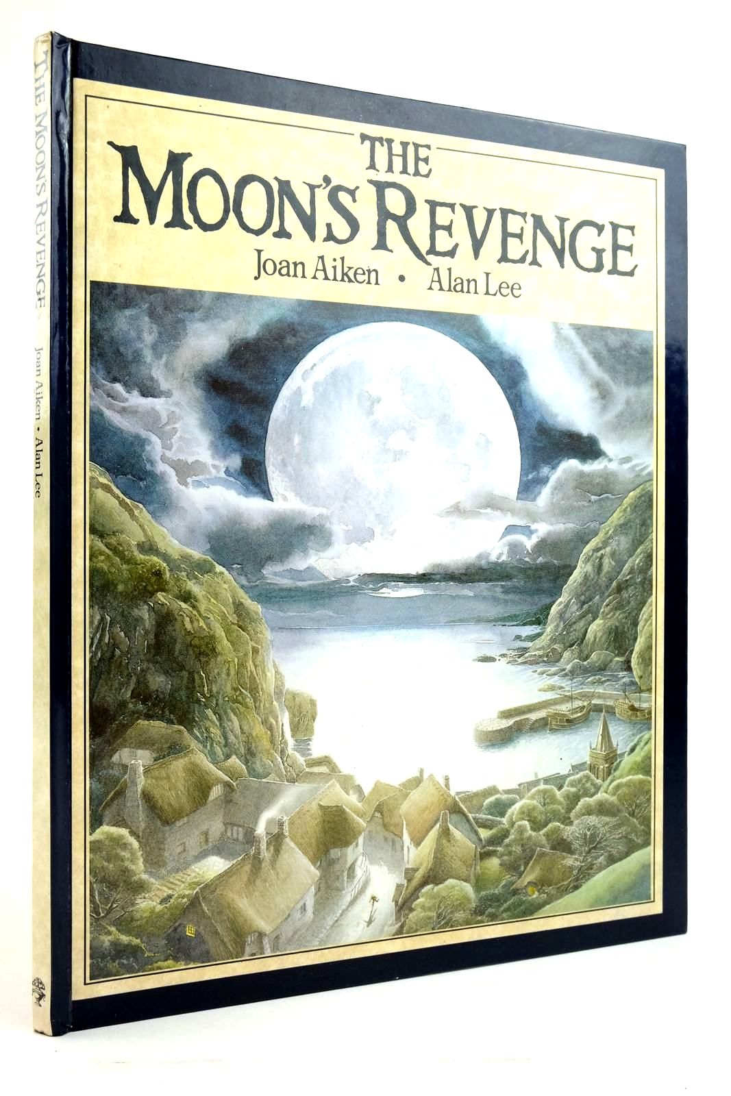 Photo of THE MOON'S REVENGE written by Aiken, Joan illustrated by Lee, Alan published by Jonathan Cape (STOCK CODE: 2135557)  for sale by Stella & Rose's Books