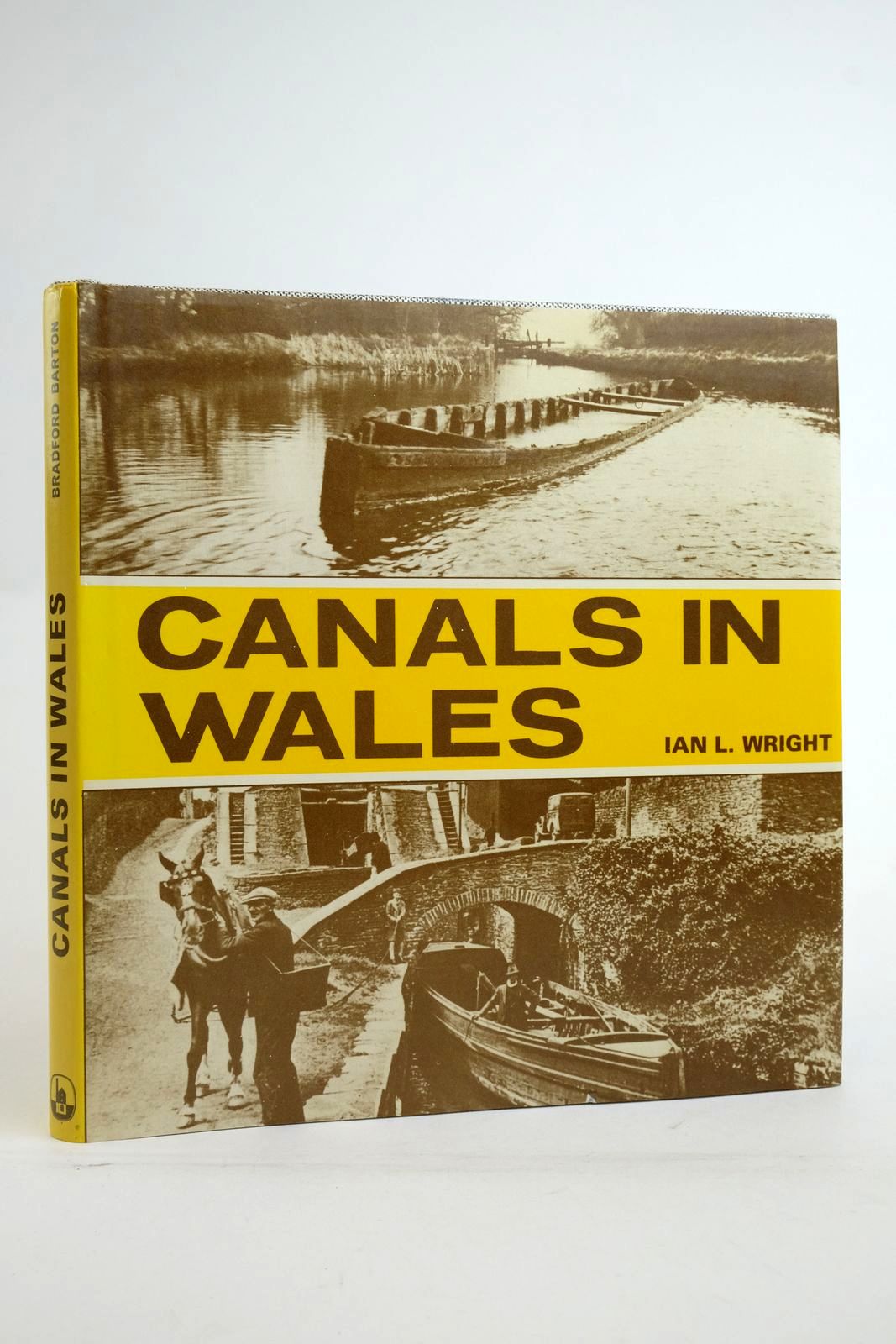 Photo of CANALS IN WALES written by Wright, Ian L. published by D. Bradford Barton (STOCK CODE: 2136322)  for sale by Stella & Rose's Books