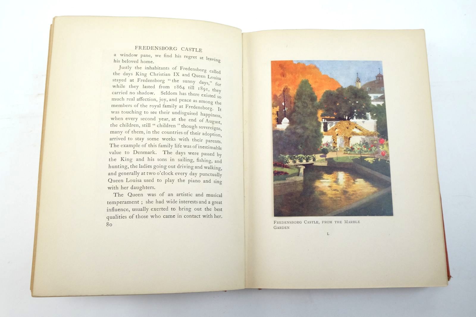 Photo of ROYAL PALACES AND GARDENS written by Nixon, Mima illustrated by Nixon, Mima published by A. & C. Black Ltd. (STOCK CODE: 2137169)  for sale by Stella & Rose's Books