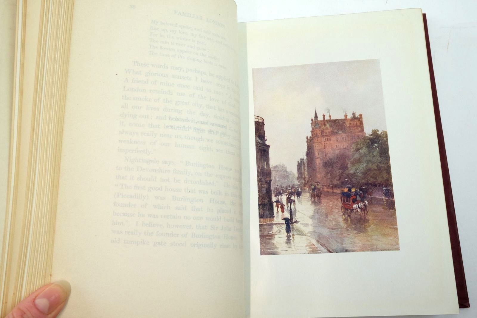 Photo of FAMILIAR LONDON written by Barton, Rose illustrated by Barton, Rose published by Adam & Charles Black (STOCK CODE: 2137236)  for sale by Stella & Rose's Books