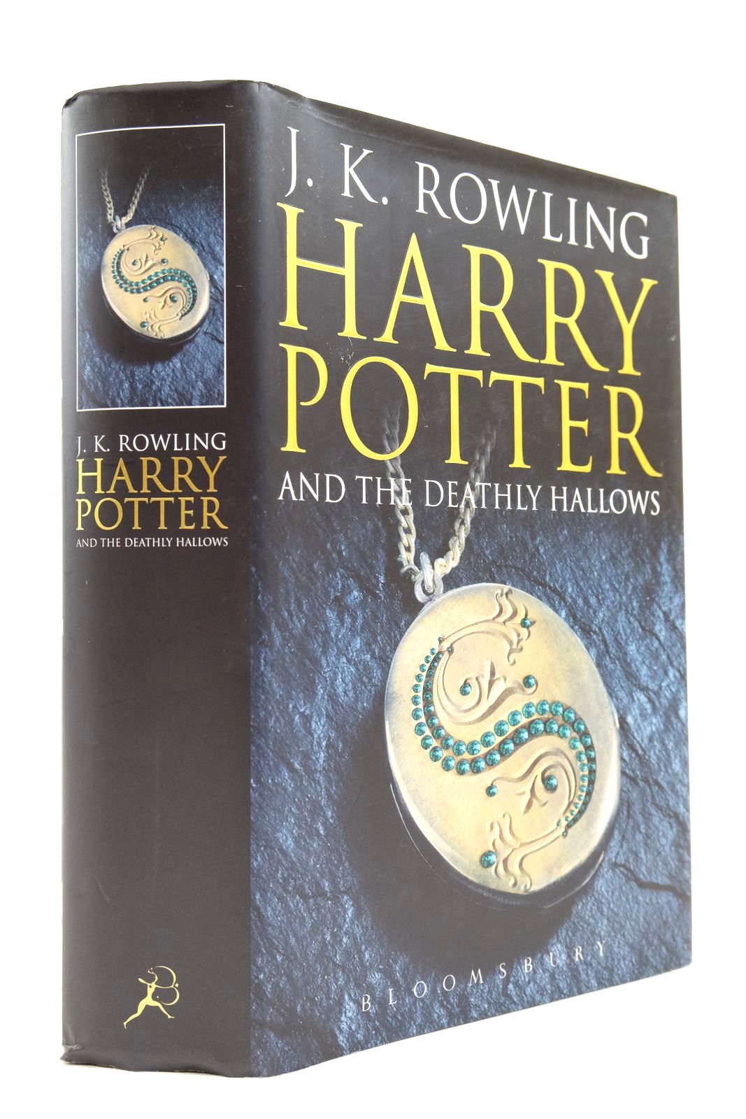 Photo of HARRY POTTER AND THE DEATHLY HALLOWS- Stock Number: 2139282