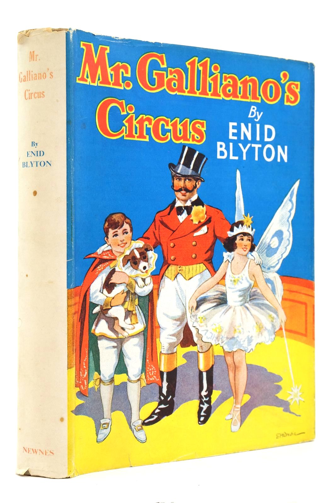 Photo of MR. GALLIANO'S CIRCUS written by Blyton, Enid illustrated by Davie, E.H. published by George Newnes Ltd. (STOCK CODE: 2139778)  for sale by Stella & Rose's Books