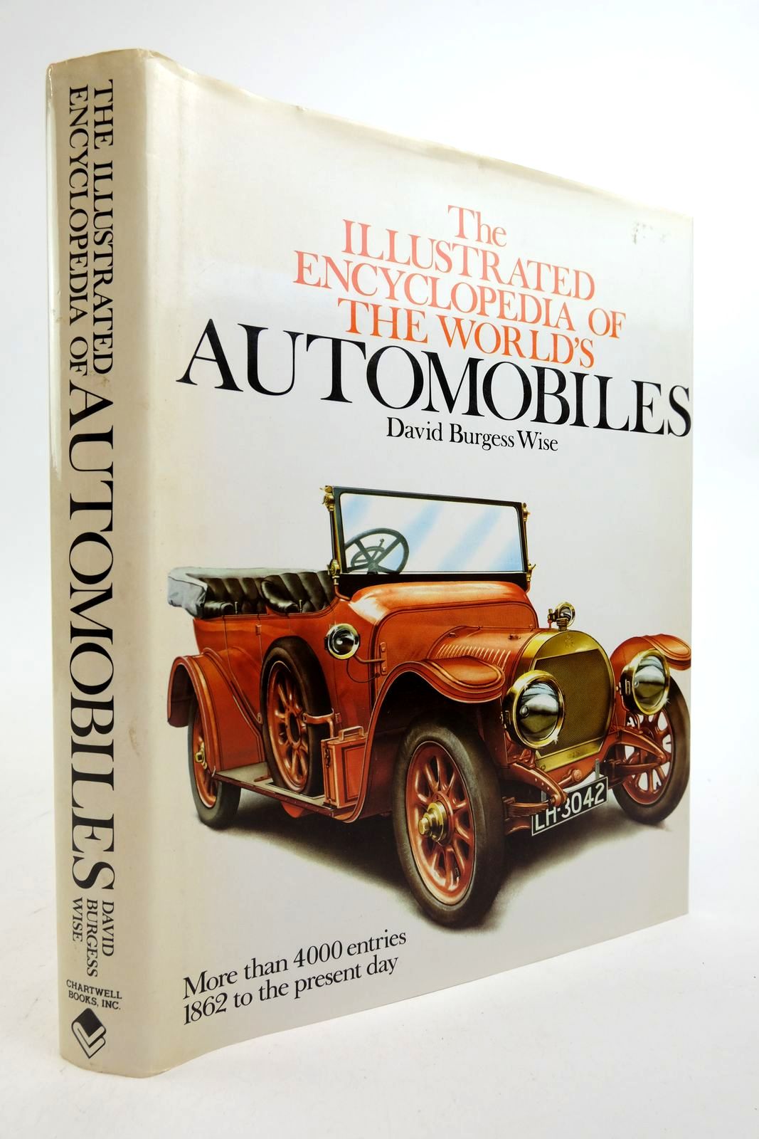 Photo of THE ILLUSTRATED ENCYCLOPEDIA OF AUTOMOBILES written by Wise, David Burgess published by Chartwell Books Inc. (STOCK CODE: 2140169)  for sale by Stella & Rose's Books