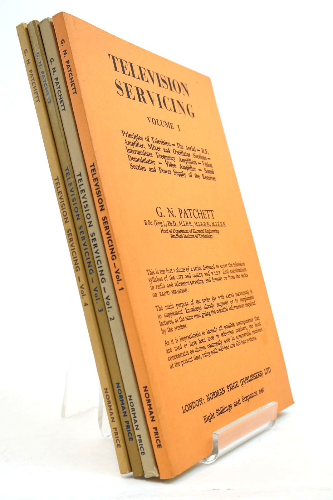 Photo of TELEVISION SERVICING (4 VOLUMES) written by Patchett, G.N. published by Norman Price (publishers) Ltd (STOCK CODE: 2140310)  for sale by Stella & Rose's Books