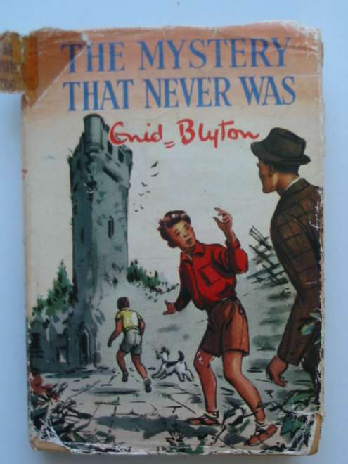 Photo of THE MYSTERY THAT NEVER WAS written by Blyton, Enid illustrated by Dunlop, Gilbert published by Collins (STOCK CODE: 815062)  for sale by Stella & Rose's Books